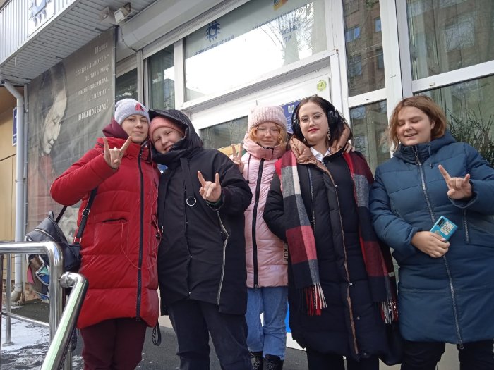 Помощь слабослышащим в «Географическом диктанте»
