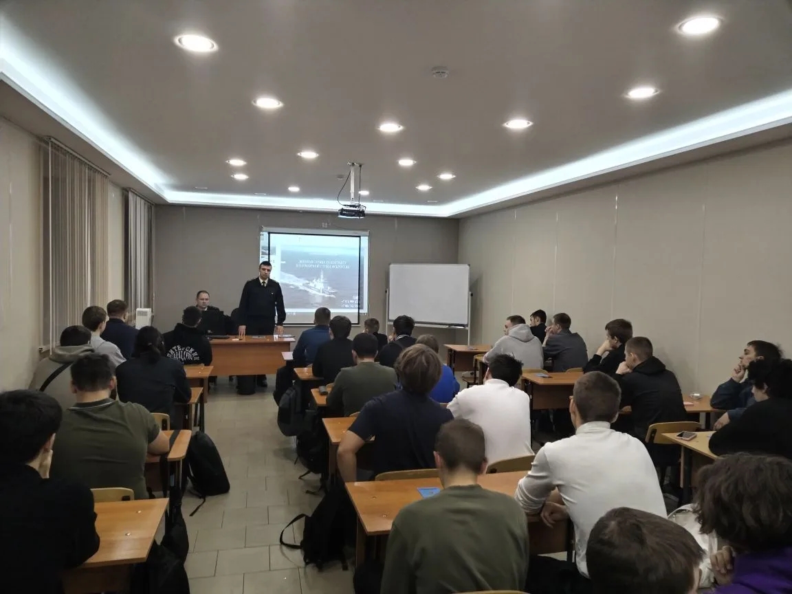 «Служи по контракту!» «Служи по контракту!»